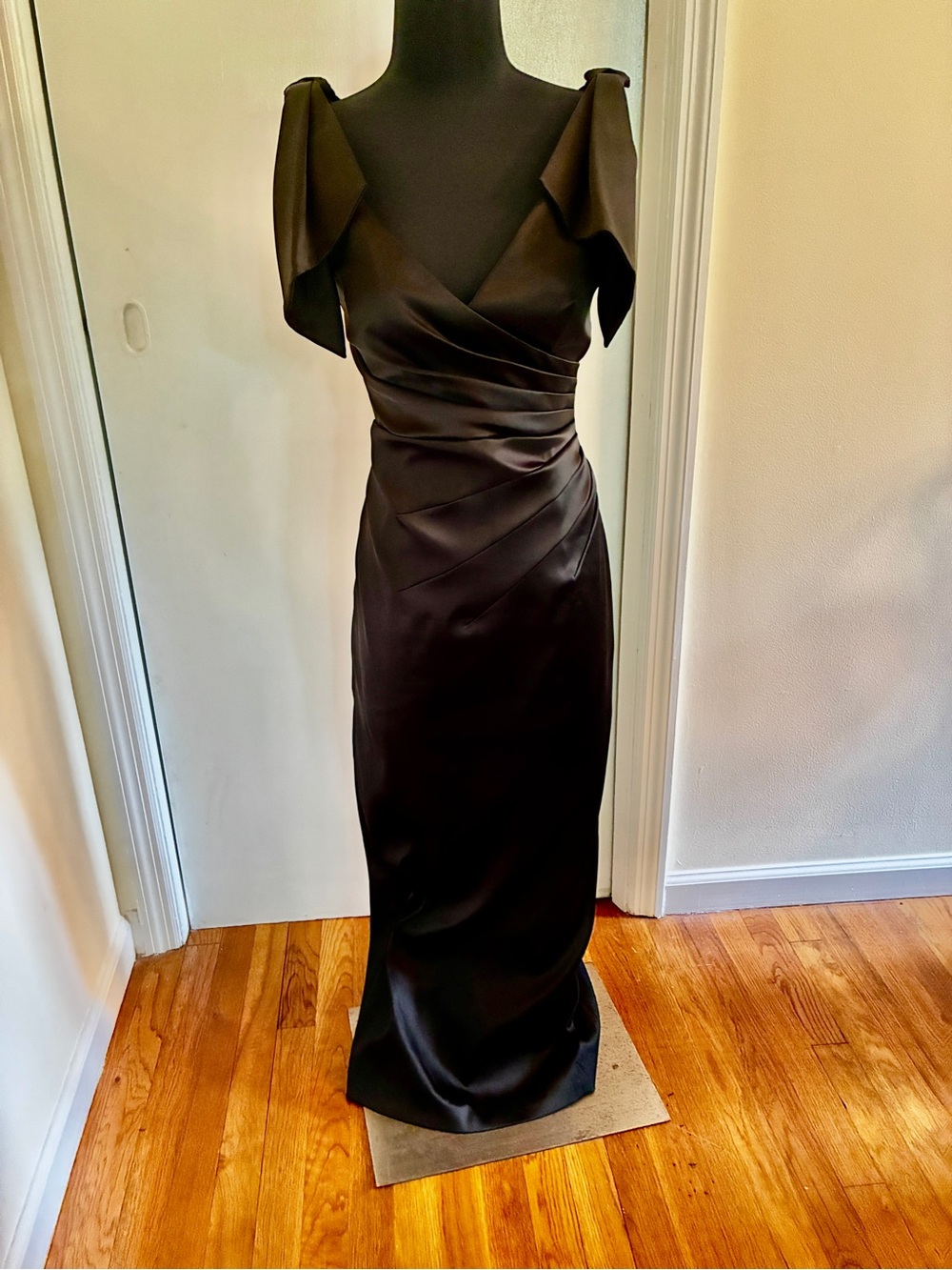 Karen Millen Black Satin Maxi Dress size 6 US - Picture 3 of 9